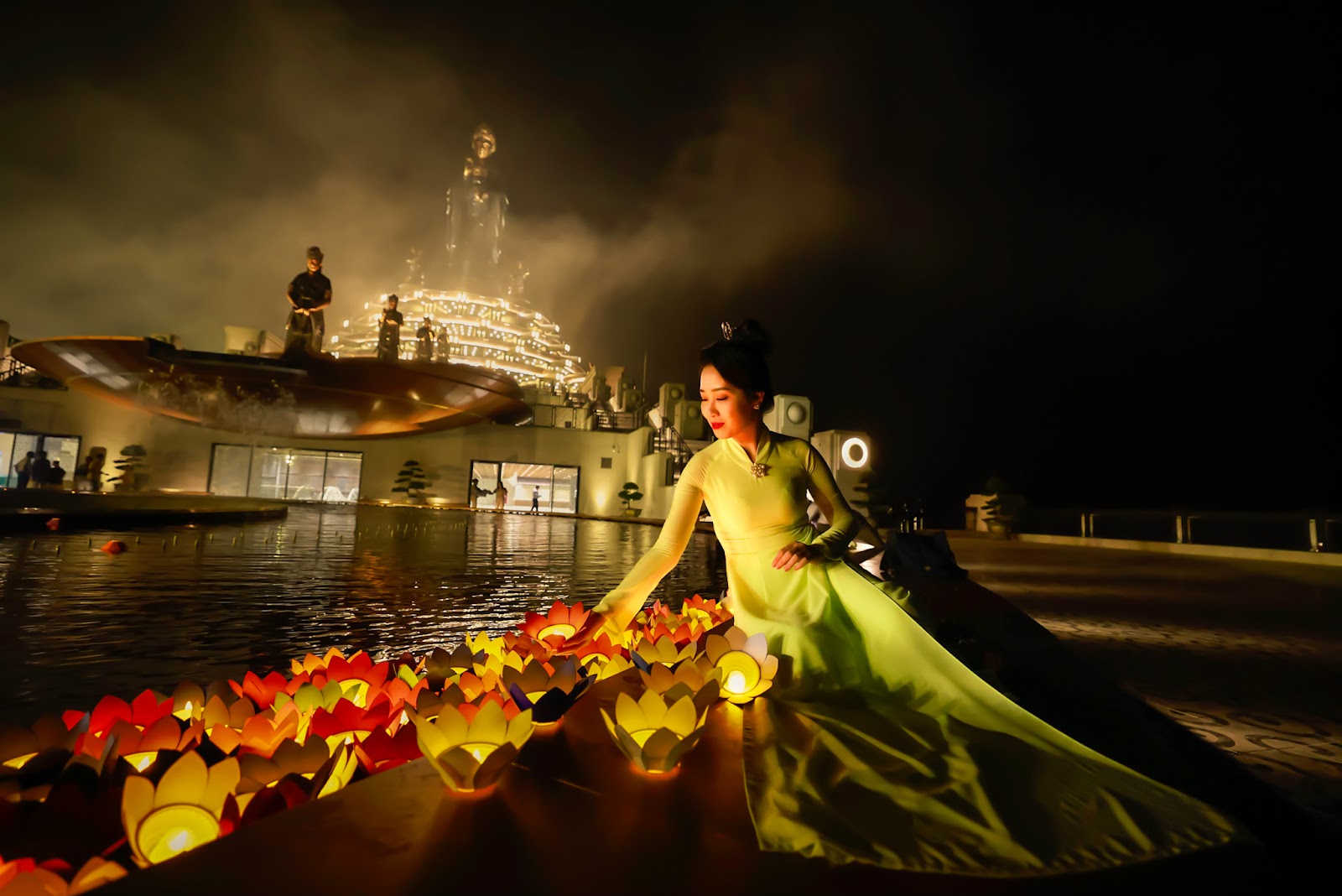 Với nhiều Phật tử và du khách, chiêm bái Núi Bà Đen là hành trình tìm kiếm hỷ lạc và chạm tới hạnh phúc đích thực