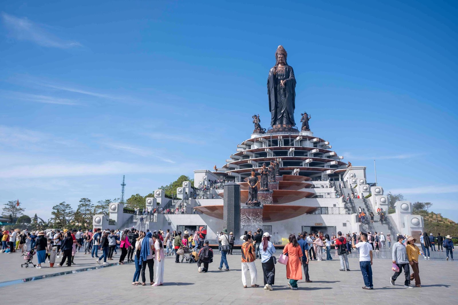 Thời tiết Tây Ninh vào tháng 10 mát mẻ, không lo nắng nóng khi di chuyển xa