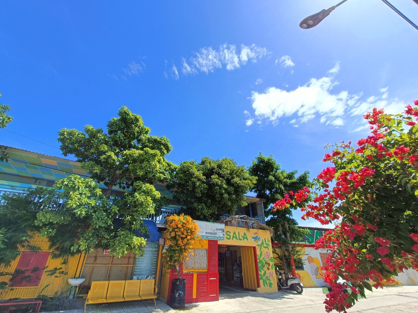 Khu vui chơi ẩm thực rộng lớn đáp ứng nhu cầu của khách hàng mọi lứa tuổi