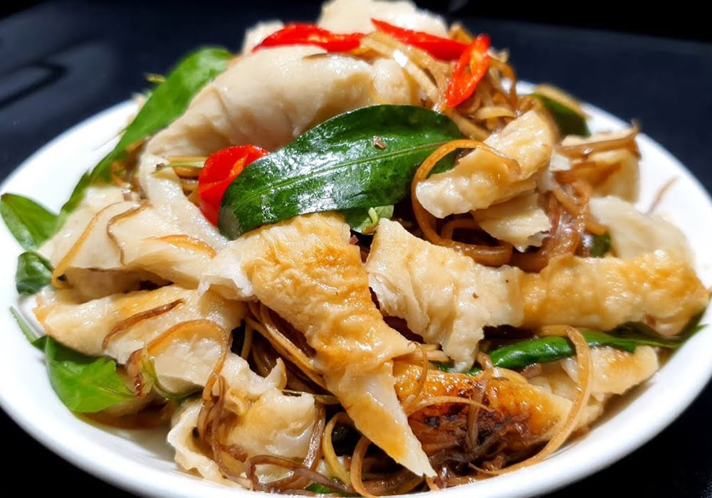 Gỏi gà xé phay chay vừa lạ vừa quen