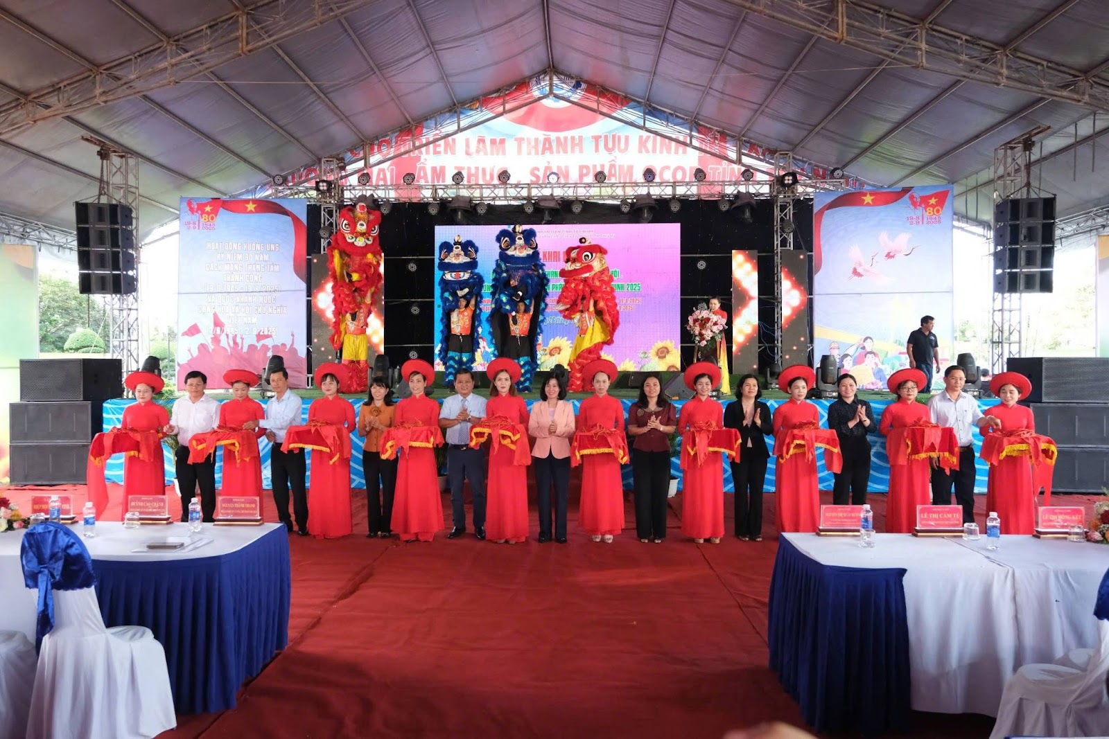 Lễ khai mạc Hội chợ