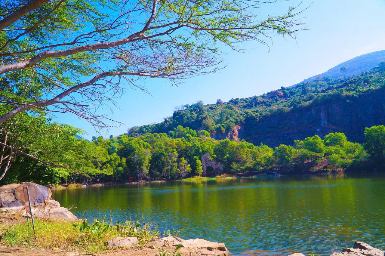 Cảnh quan Ma Thiên Lãnh vừa hoang sơ, kỳ bí, vừa nên thơ, dịu dàng.