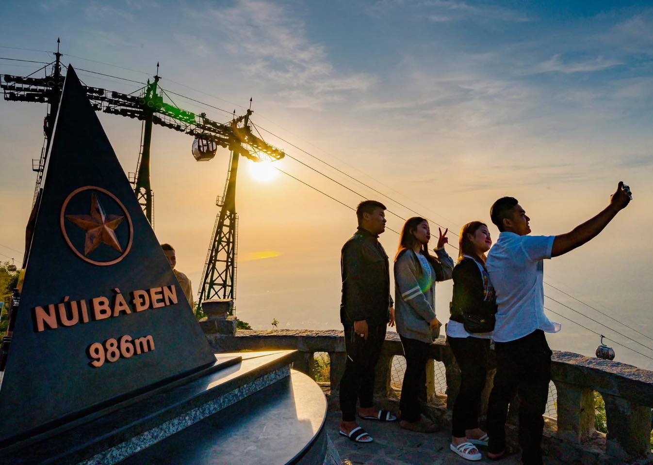 Thời tiết Tây Ninh ấm áp quanh năm, thuận lợi để phát triển đa dạng loại hình du lịch.