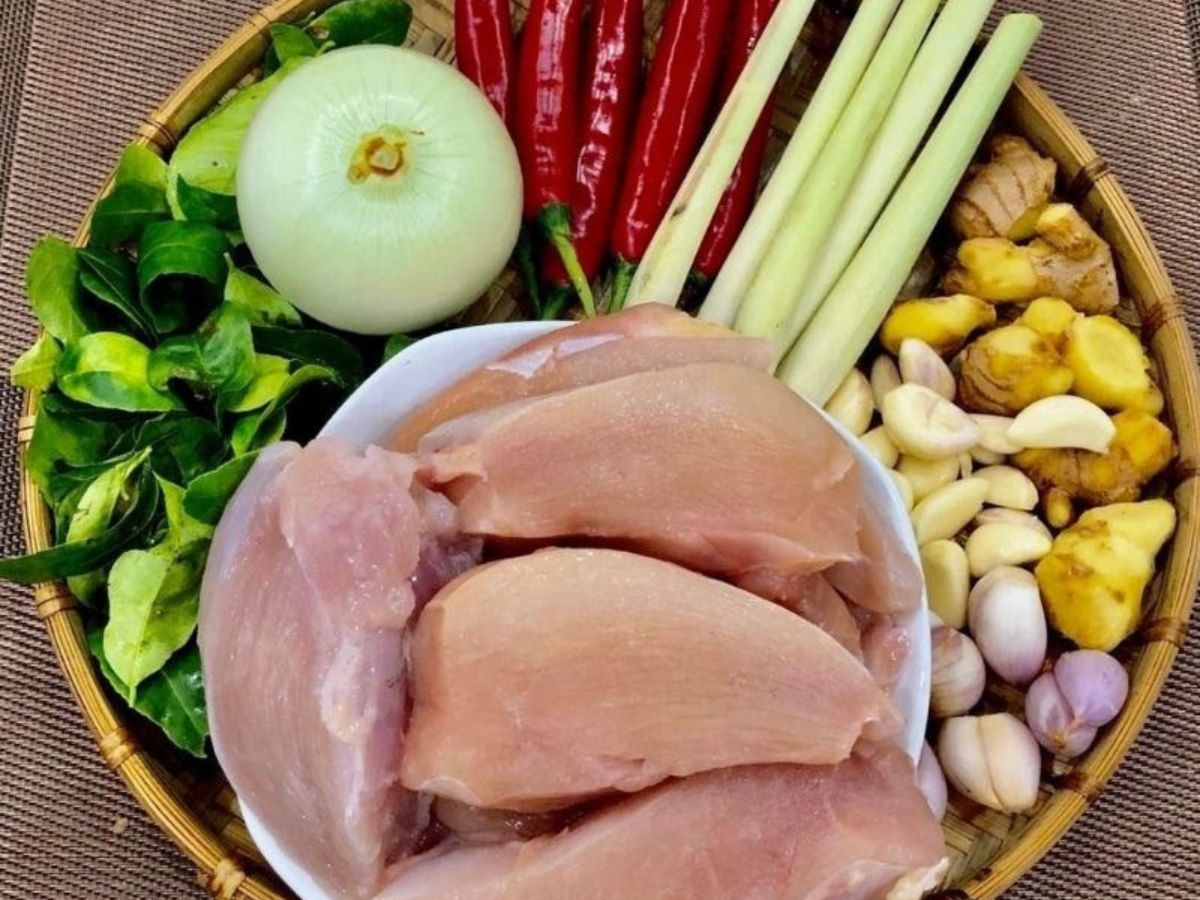 Nguyên liệu tươi sạch, an toàn quyết định chất lượng khô gà Tây Ninh.