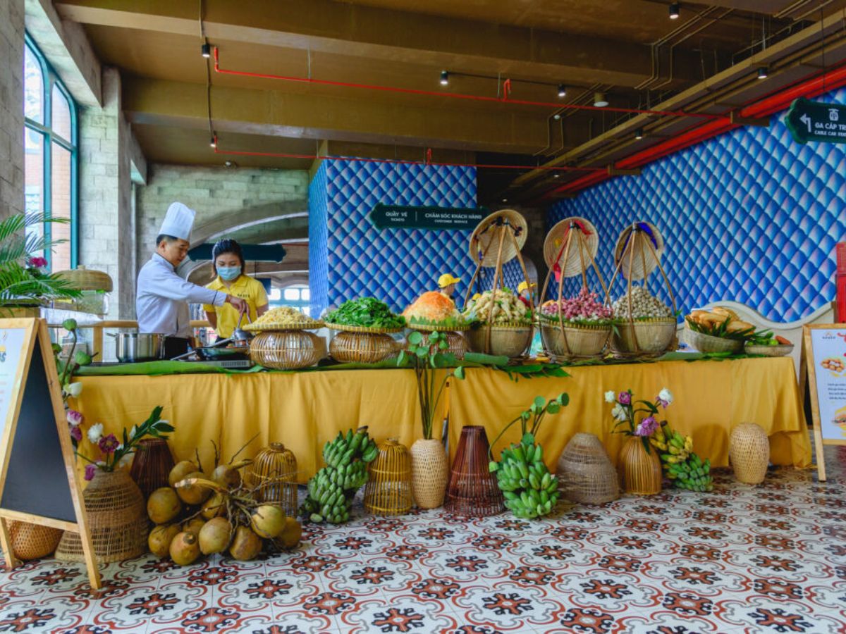 Trải nghiệm khám phá Tây Ninh và thưởng thức bánh tráng bơ béo ngậy.