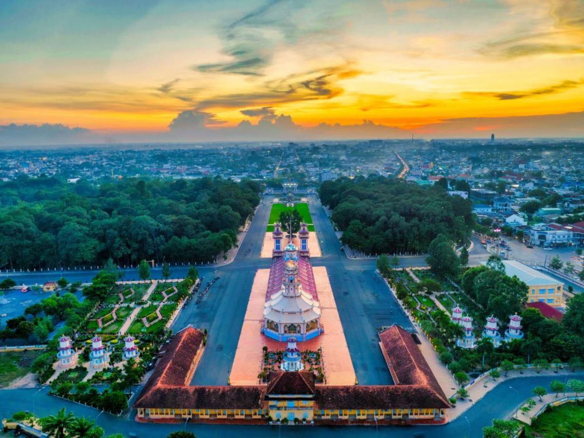 Tòa Thánh Tây Ninh sở hữu kiến trúc độc đáo.