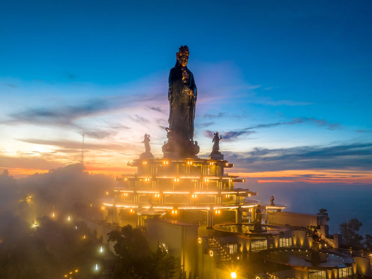 Tượng Phật Bà Tây Bổ Đà Sơn.