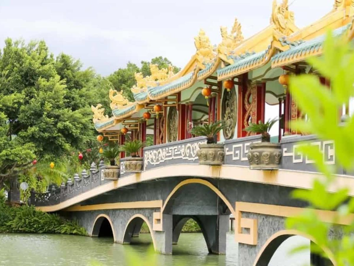 Khu du lịch Long Điền Sơn.