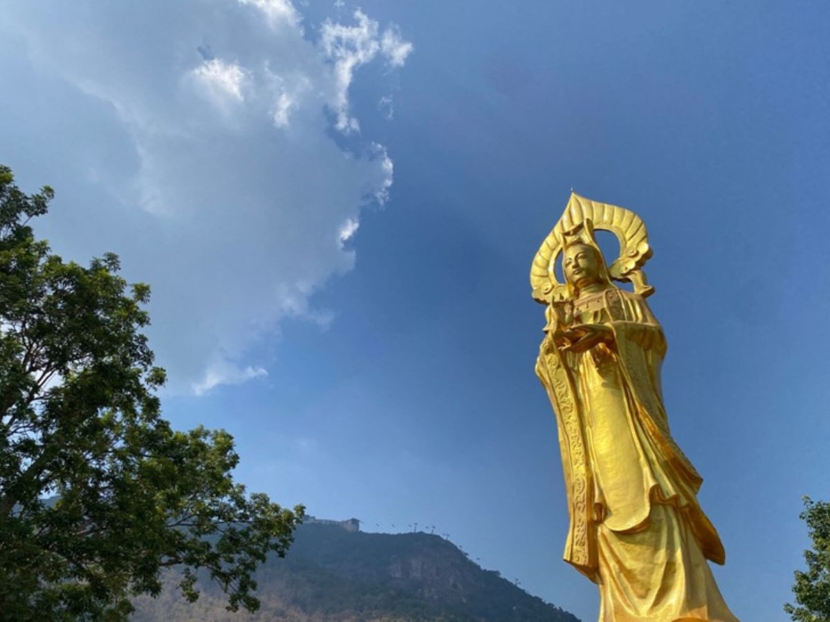 Lưu ý tham quan chùa Linh Sơn Phước Trung thể hiện sự tôn kính.