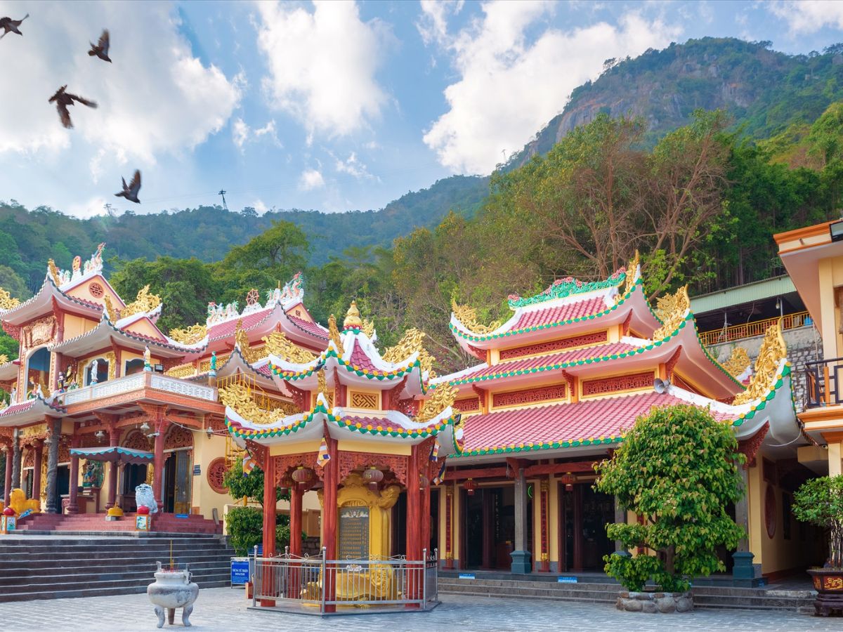 Vãn cảnh chùa Giác Ngạn kết hợp chiêm bái hệ thống chùa trên núi Bà.