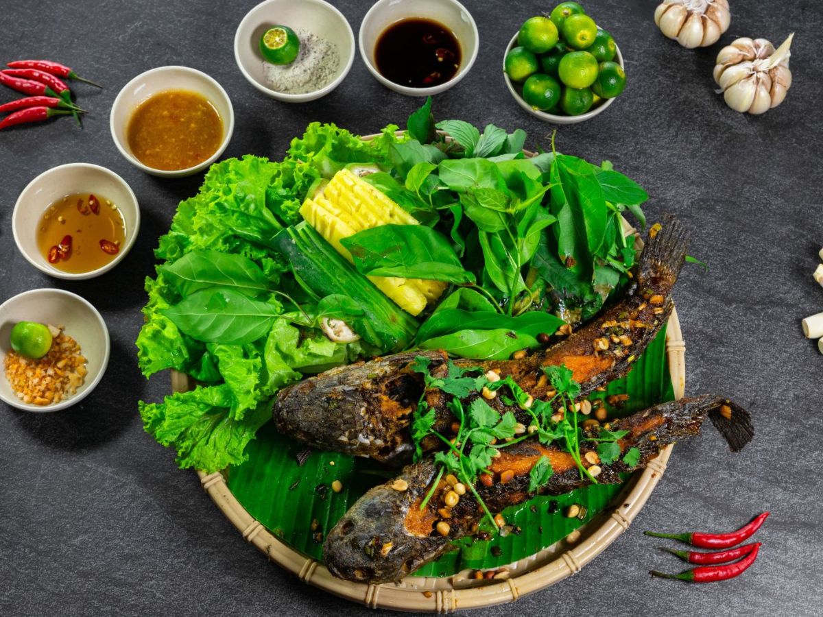 Ẩm thực miệt vườn với những món ăn dân giã thu hút du khách.