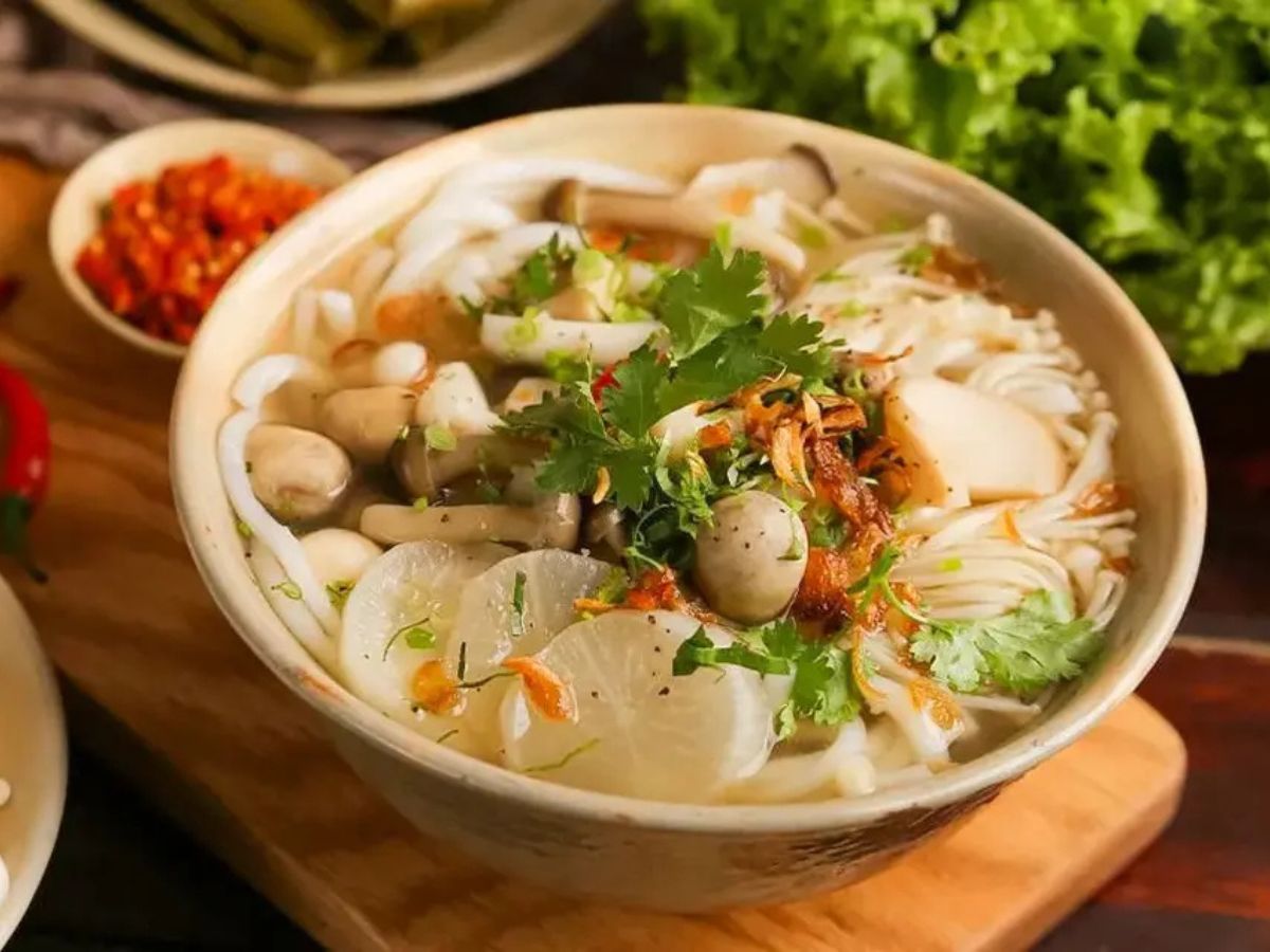 Bánh canh Trảng Bàng là đại diện nổi bật của ẩm thực Tây Ninh.