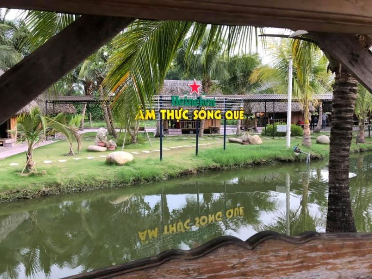 Quán ăn gia đình Tây Ninh kết hợp ẩm thực trong không gian sinh thái.