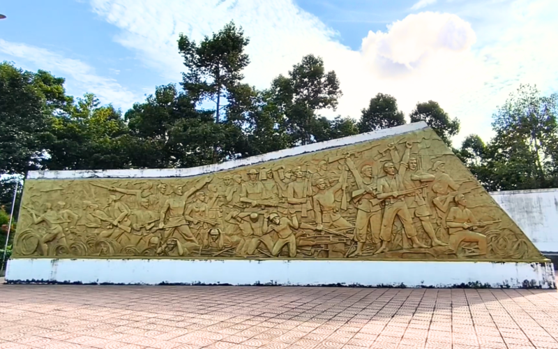 Bức phù điêu mô tả lại trận chiến kiên cường.