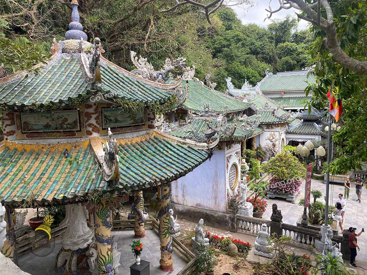 Linh Ung Marble Mountains hidden among caves and karst cliffs, carrying centuries of spiritual devotion. (Photo: Collected)