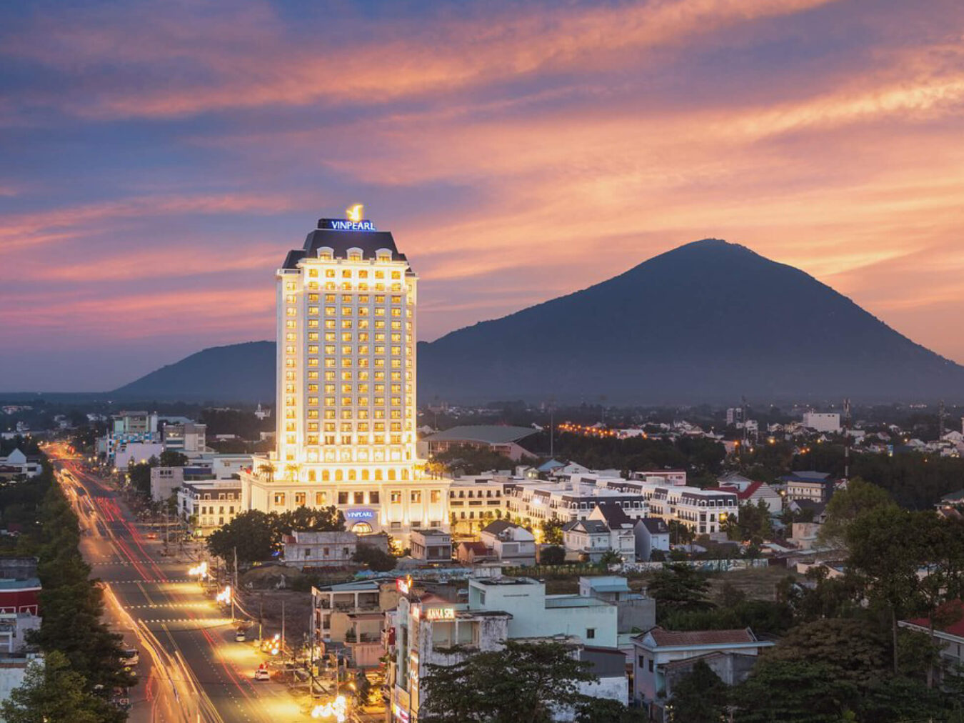 The luxurious appearance of Melia Vinpearl Tay Ninh Hotel.