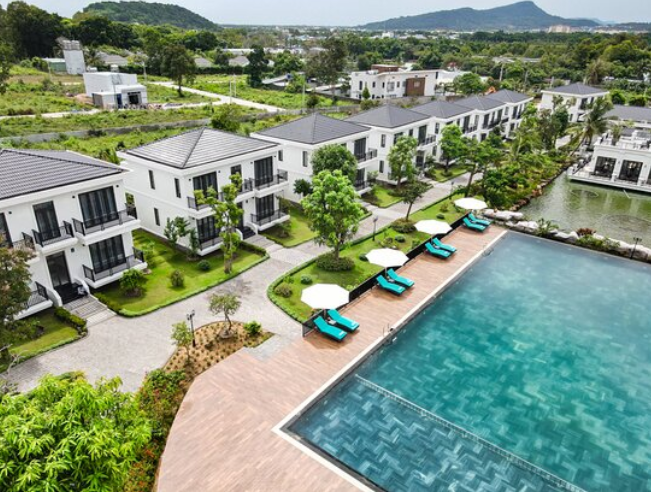 Choosing the right resort will help visitors have a complete trip.