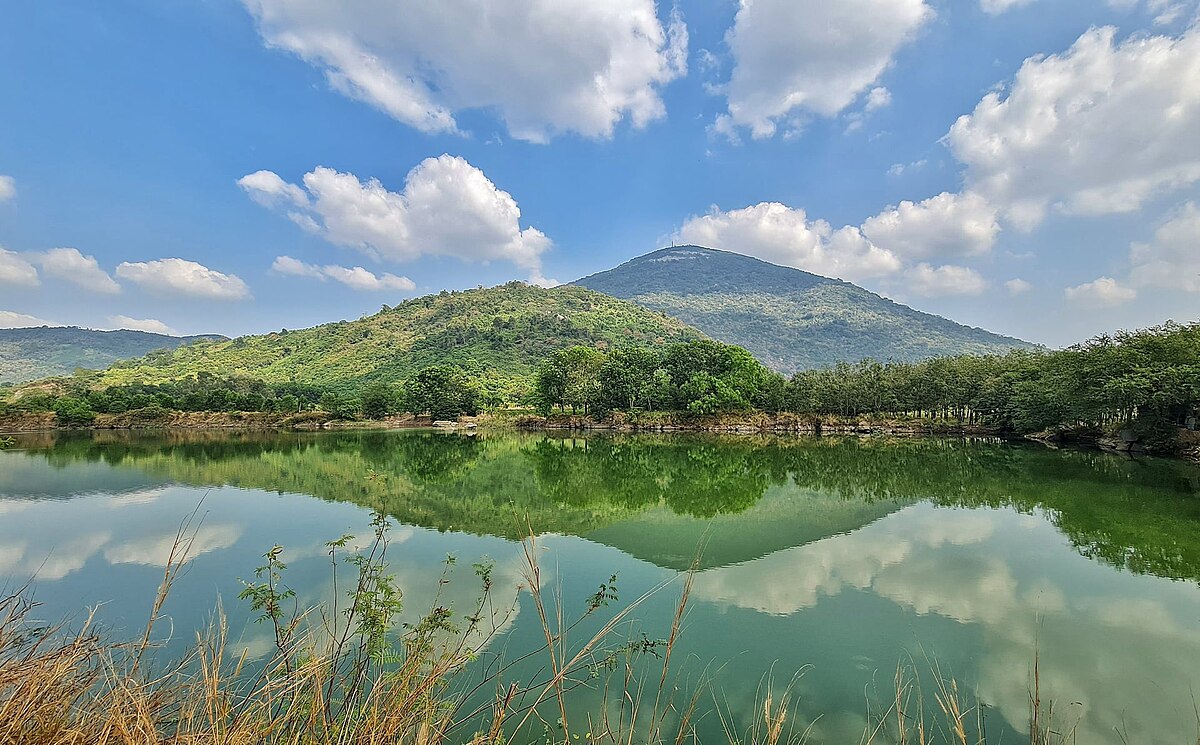 Nui Da Lake inside Ma Thien Lanh Valley