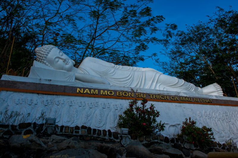 Tượng Phật Thích Ca Mâu Ni Thiết Bàn tại núi Bà Đen.
