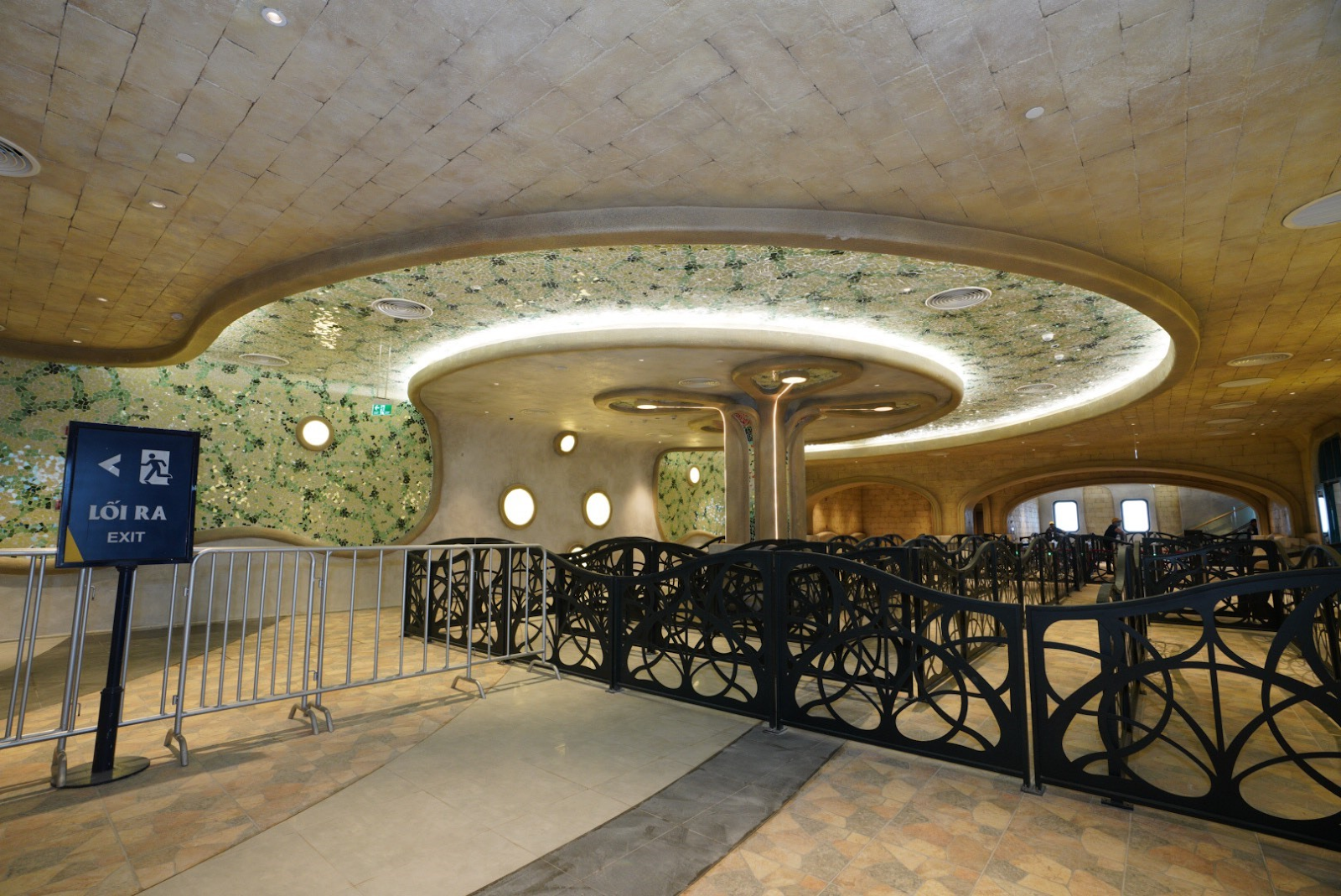 Nhà ga Tâm An hiện đại trên núi Bà Đen.