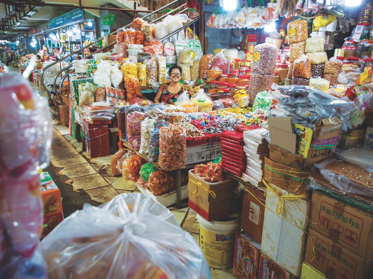 Chợ Tây Ninh vẫn giữ những nét giao thương truyền thống, mang đậm bản sắc vùng đất thánh.