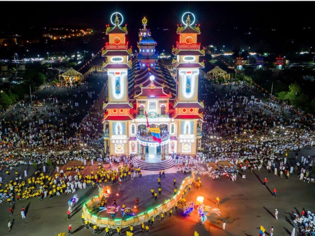 Du xuân Núi Bà Đen Rằm Tháng Giêng kết hợp tham quan Tòa Thánh Cao Đài.