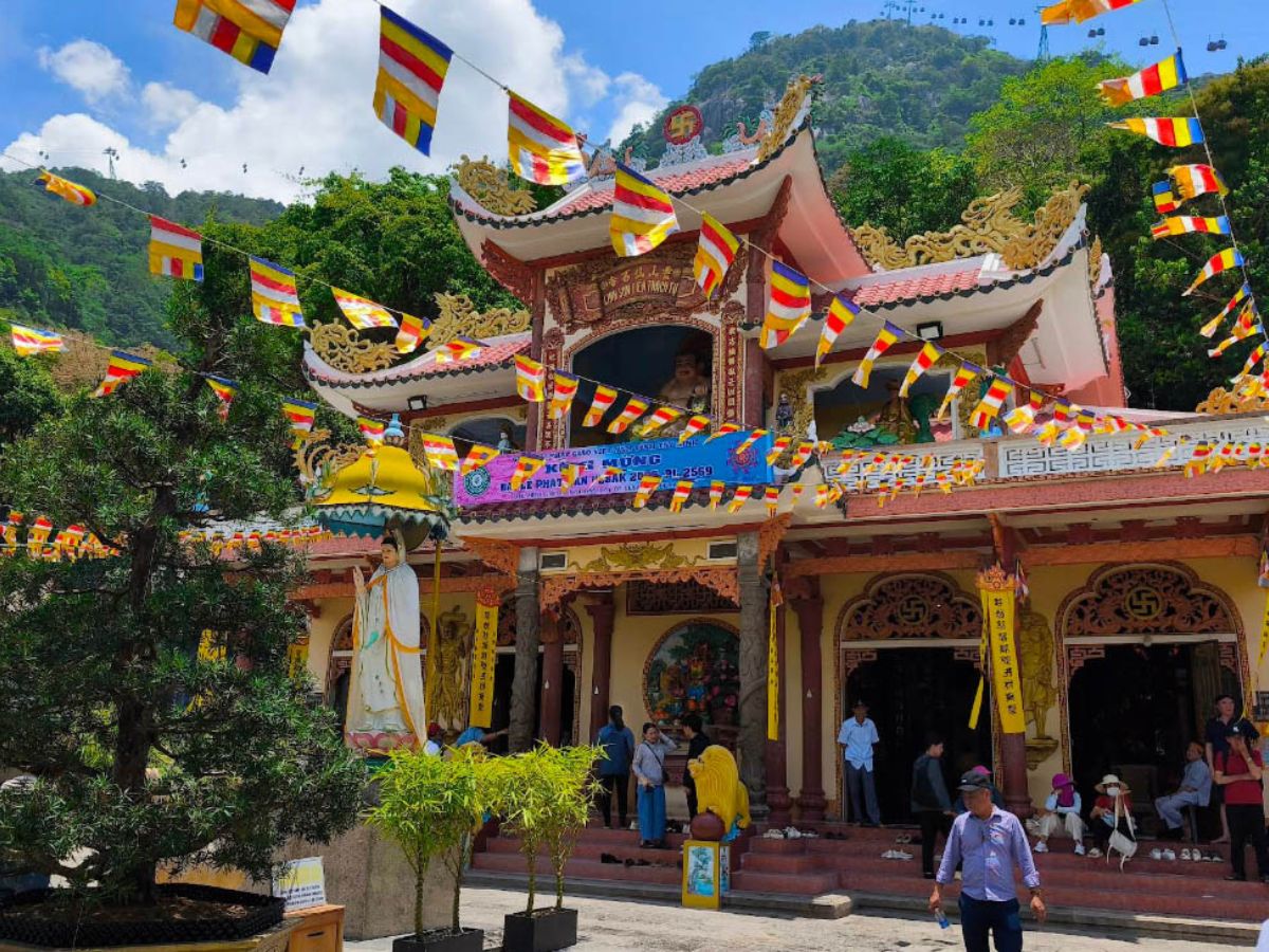 Núi Bà Đen mang đậm dấu ấn lịch sử của vùng đất Tây Ninh.