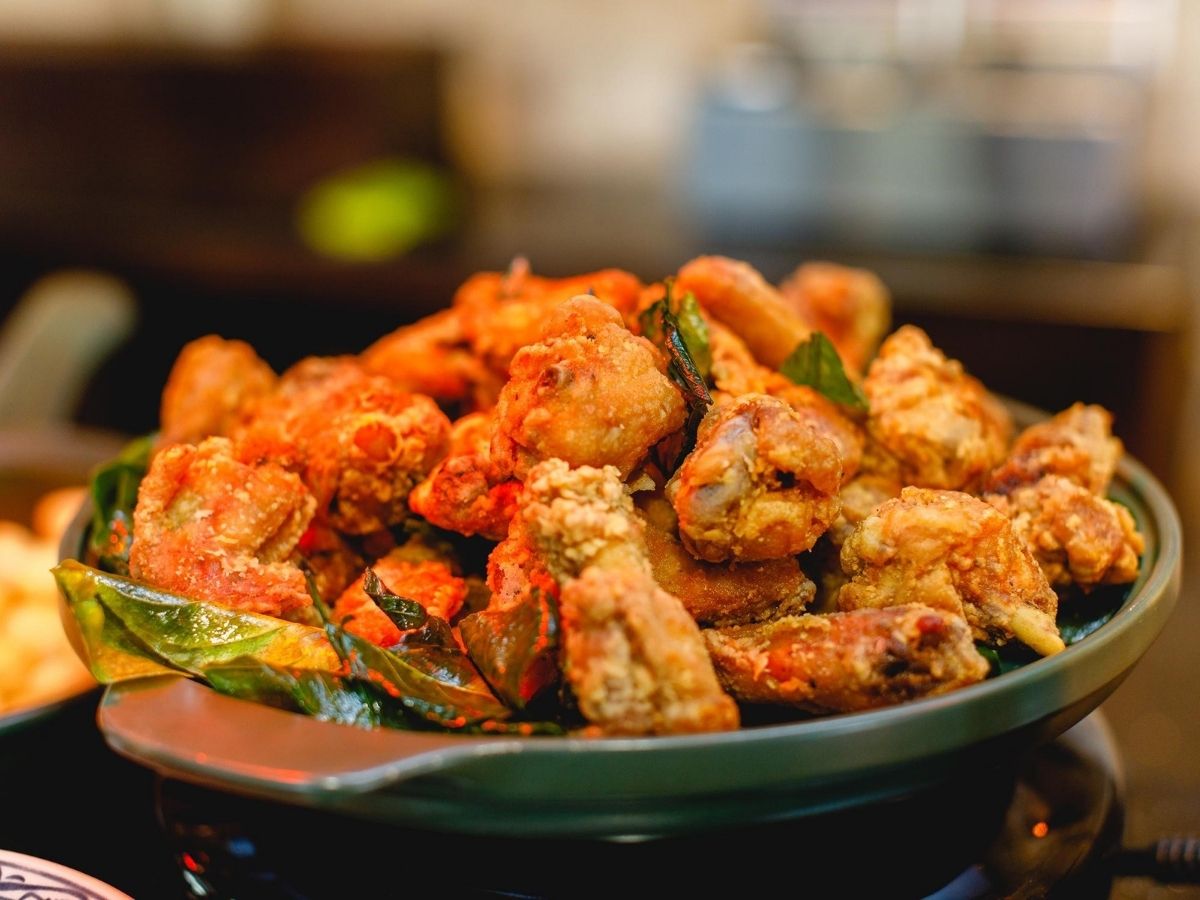 Ẩm thực nhà hàng Buffet Vân Sơn trên lưng chừng núi Bà Đen.