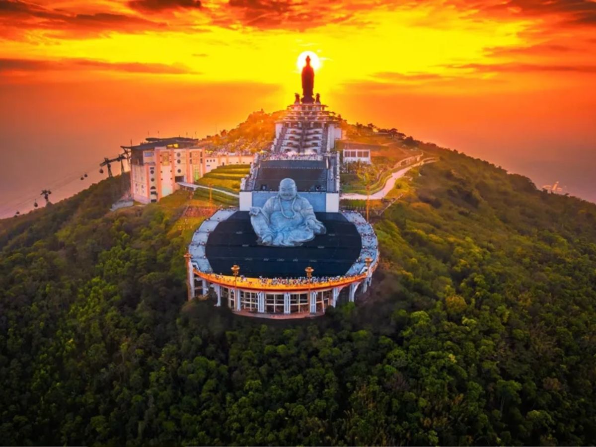 Lưu ý kiểm tra thời tiết để lên lịch trình tham quan núi Bà Đen.