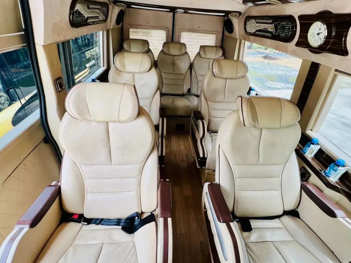 Xe Limousine tiện ích cho du khách từ TP.HCM đi Tây Ninh.