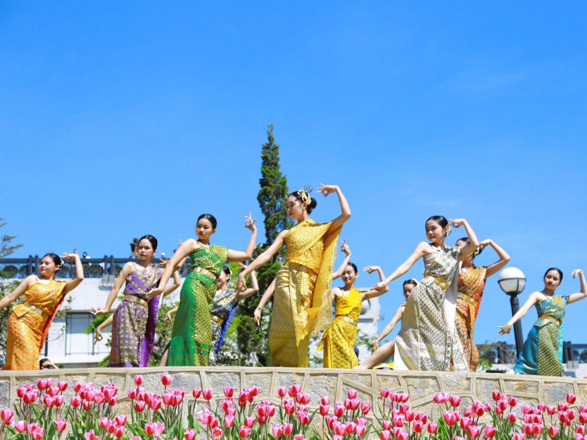 Du xuân Núi Bà Đen với nhiều hoạt động đầu năm nổi bật.