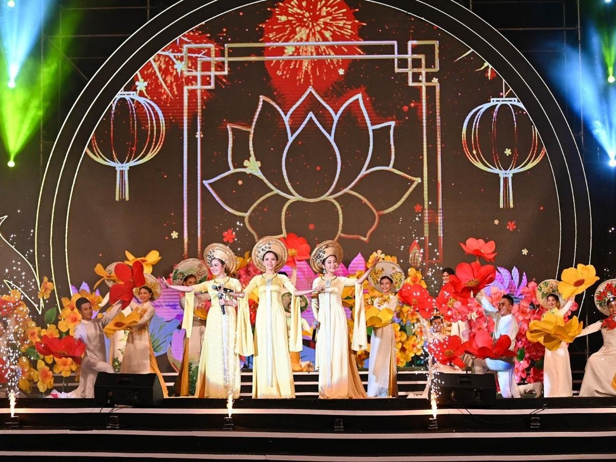 Từ mùng 4 Tết Nguyên Đán, lễ khai mạc Hội Xuân núi Bà Đen diễn ra trang trọng.