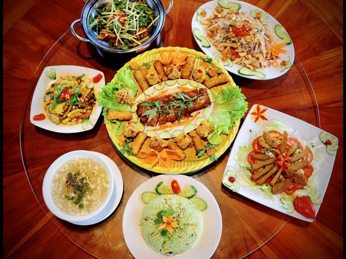 Khám phá văn hóa ăn chay Tây Ninh sẽ thật thiếu sót nếu không thưởng thức những món ăn đặc sắc nhất.