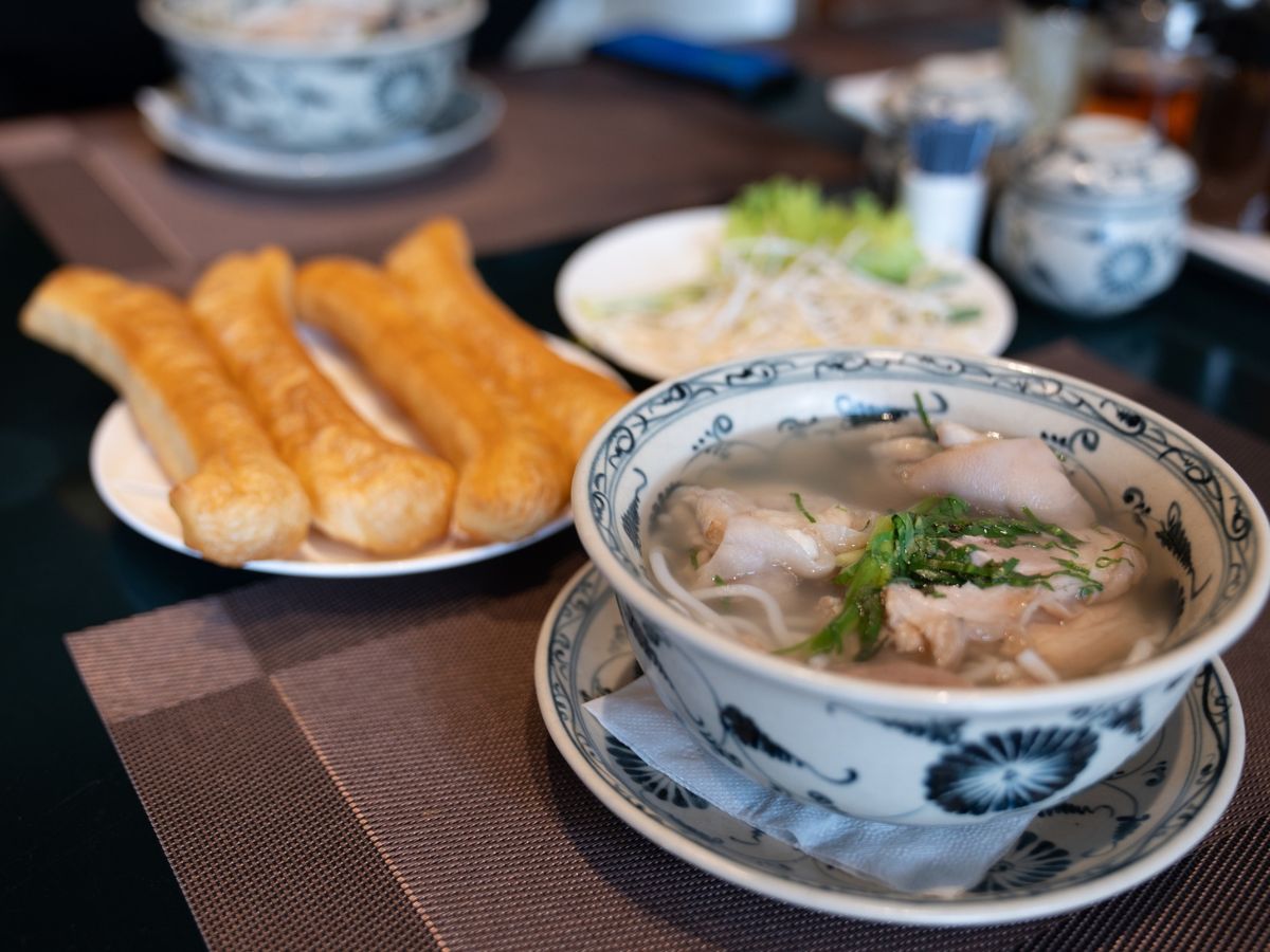 Ẩm thực Sol Kitchen đậm đà hương vị Tây Ninh phù hợp với mọi đối tượng du khách khi đến với Bà Đen.