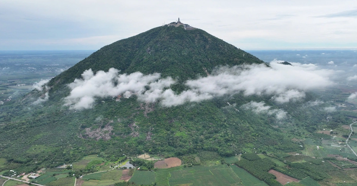 Ngôi chùa nằm tại núi Bà Đen.