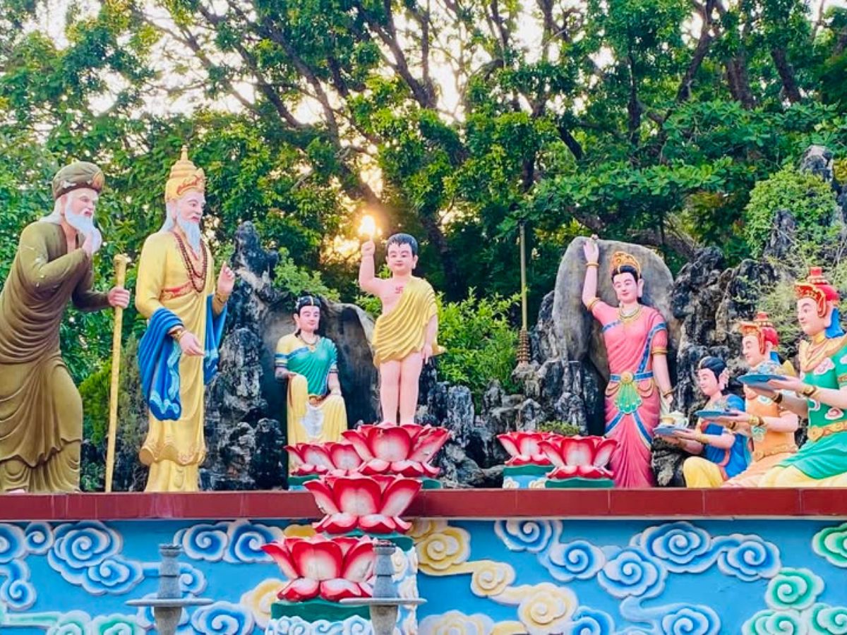 Không gian sân chùa Trung giao thoa tinh tế giữa Phật giáo Bắc Tông và các yếu tố văn hóa tín ngưỡng dân gian Việt Nam