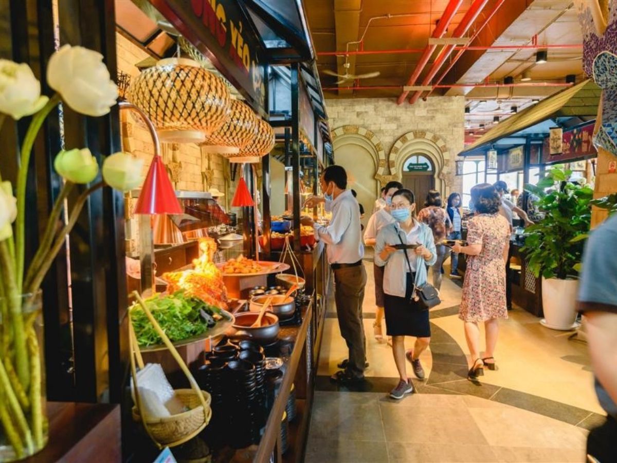 Nhà hàng Vân Sơn cung cấp nhiều dịch vụ hỗ trợ đặt bàn cho đoàn lớn.