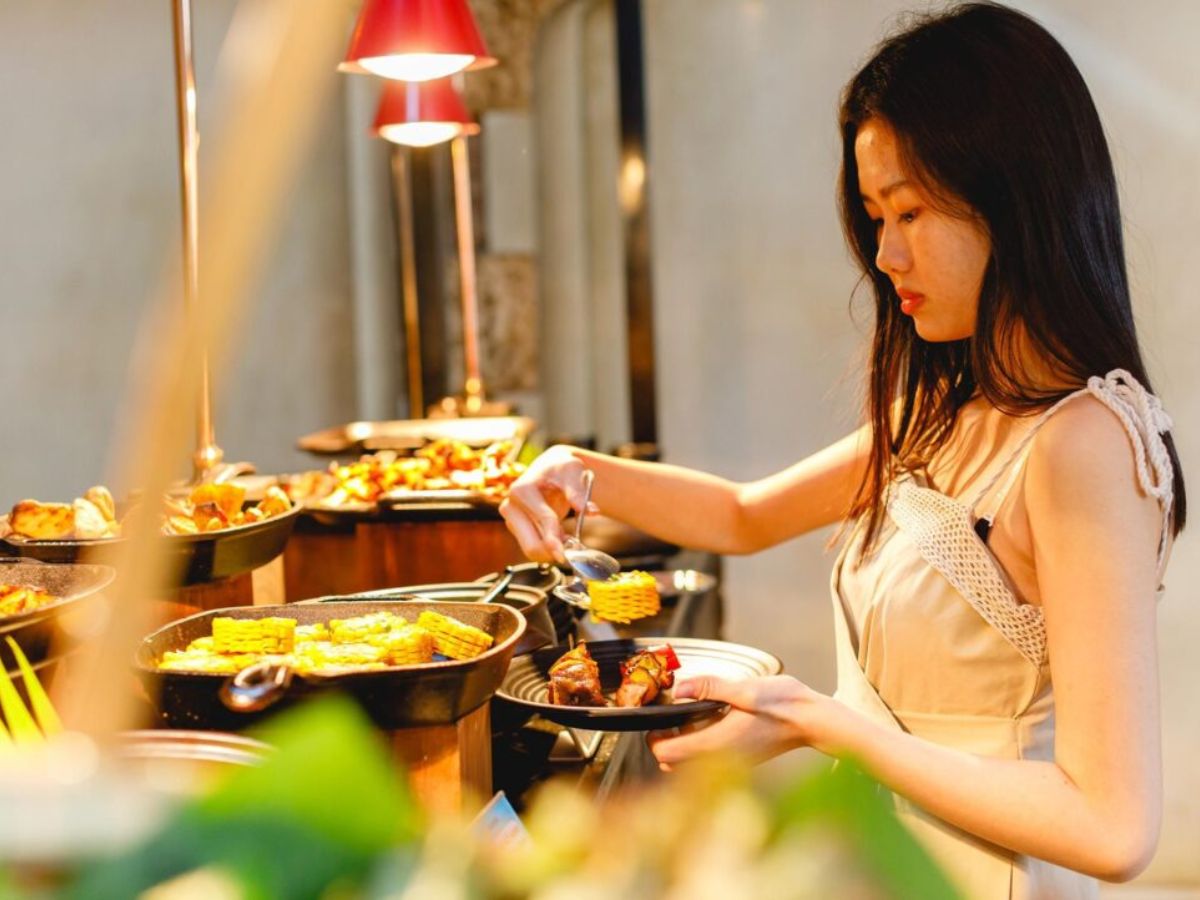 Ẩm thực Vân Sơn có nhiều lựa chọn từ các món Á Âu đến đặc sản Tây Ninh thu hút du khách.