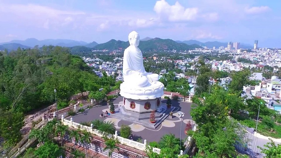 Long Son Pagoda is known as a long-standing ancient temple in Nha Trang (Photo: Collected)
