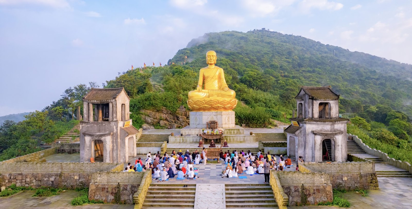 A sacred landmark in Quang Ninh, Yen Tu Pagoda is renowned for both its staggering 1068m altitude and its exceptional architecture (Photo: Collected)