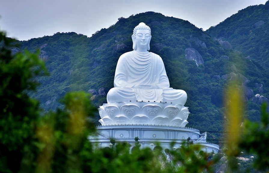 Perched atop Phu Cat Peak, the pagoda sits at an altitude of approximately 600 meters above sea level (Photo: Collected)