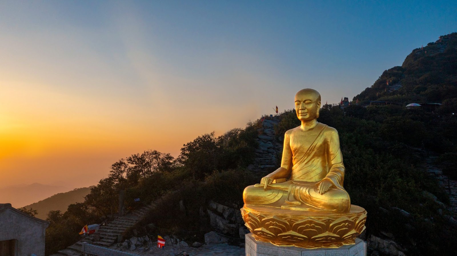 Truc Lam Yen Tu Zen Monastery was founded by King-Monk Nhan Tong (Photo: Collected)