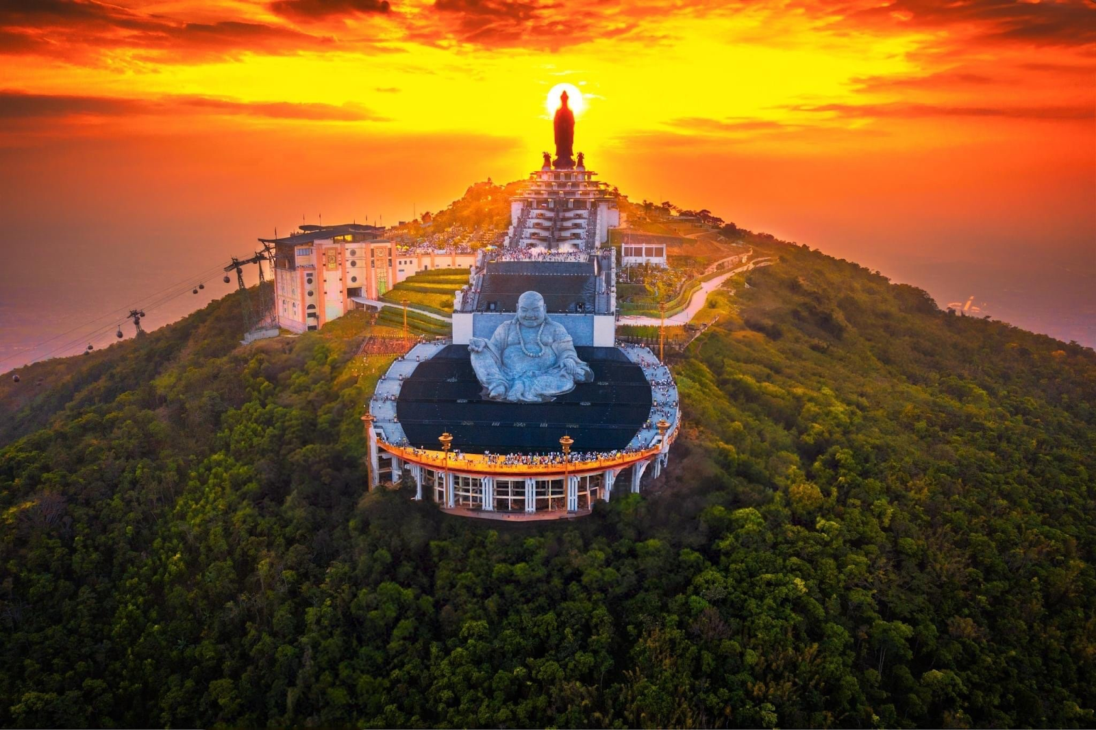 Quần thể các công trình tâm linh kỳ vĩ trên đỉnh núi Bà Đen