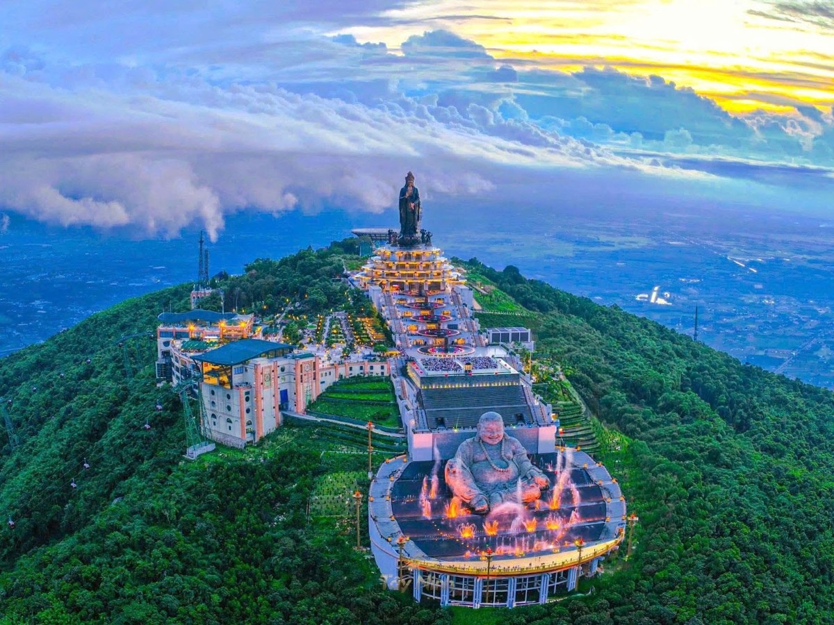 Toàn cảnh các công trình tượng Phật trên đỉnh núi Bà Đen