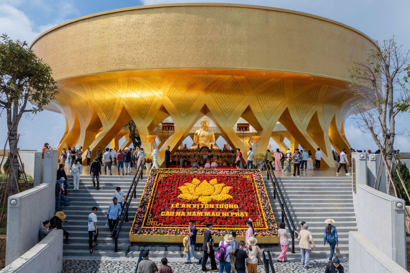 Du khách có thể kết hợp chiêm bái và tham quan nhiều địa điểm khác trên Núi Bà Đen để hành trình thêm trọn vẹn (Nguồn: Sưu tầm)