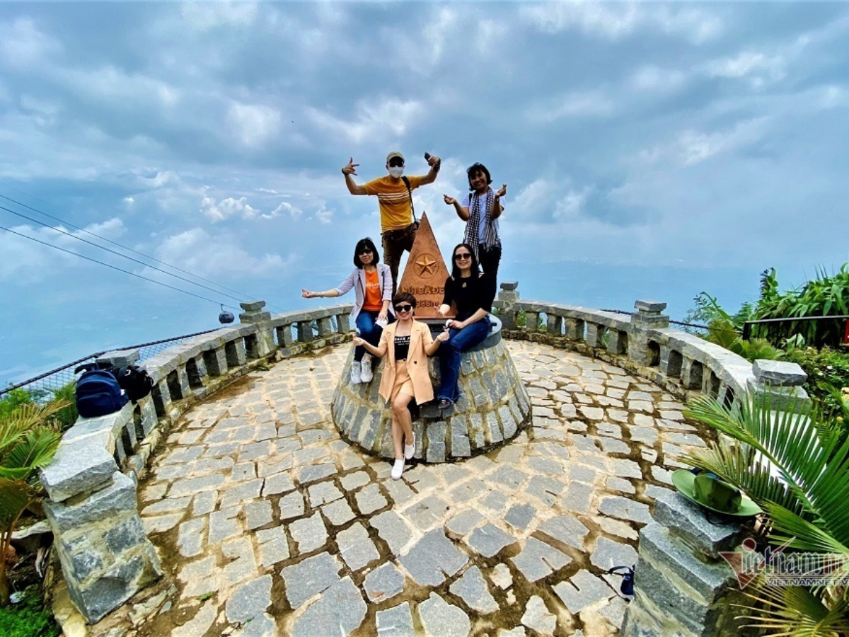 Du khách chuẩn bị trang phục và vật dụng cần thiết