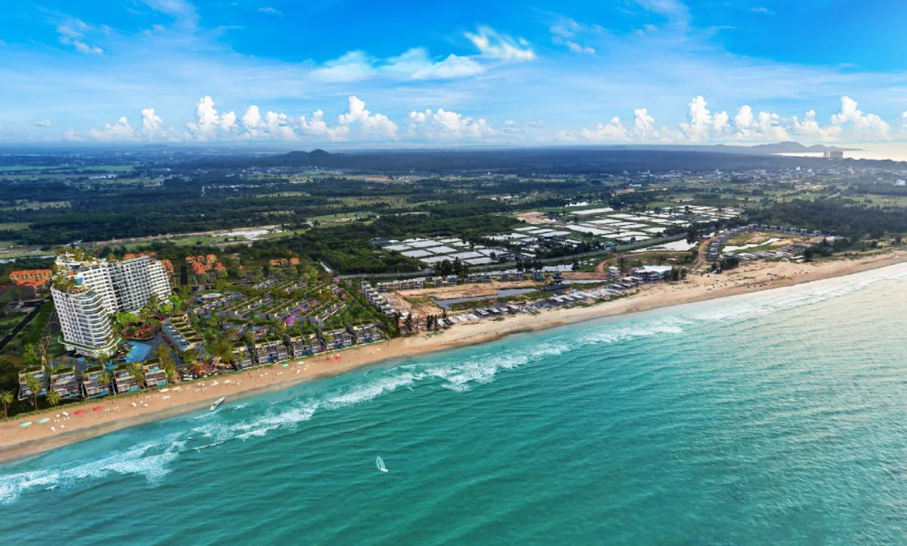 Hồ Tràm thuộc Vũng Tàu, nổi tiếng với những bãi biển hoang sơ và không gian yên tĩnh hơn so với trung tâm Vũng Tàu.