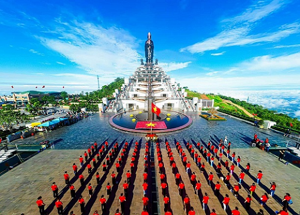 Lễ thượng cờ thường được tổ chức trên đình Vân Sơn núi Bà Đen các dịp lễ lớn.