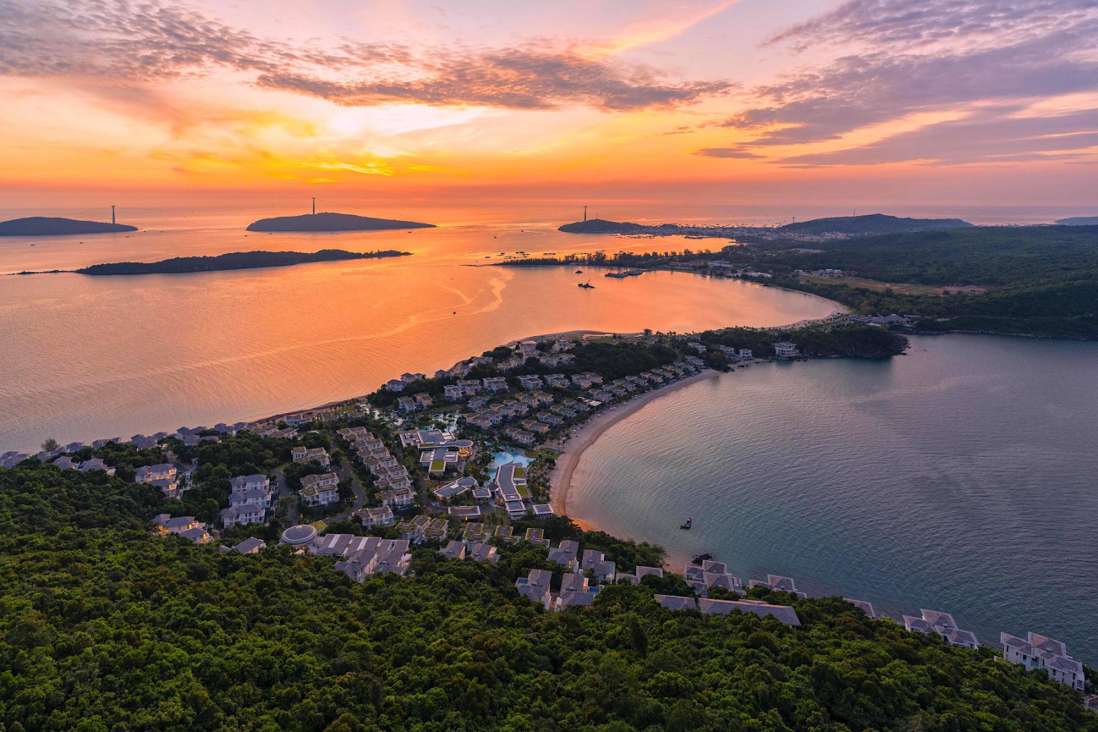 It is very hard to find any other places in the world where the sunrise and the sunset could be enjoyed from the exact same location.
