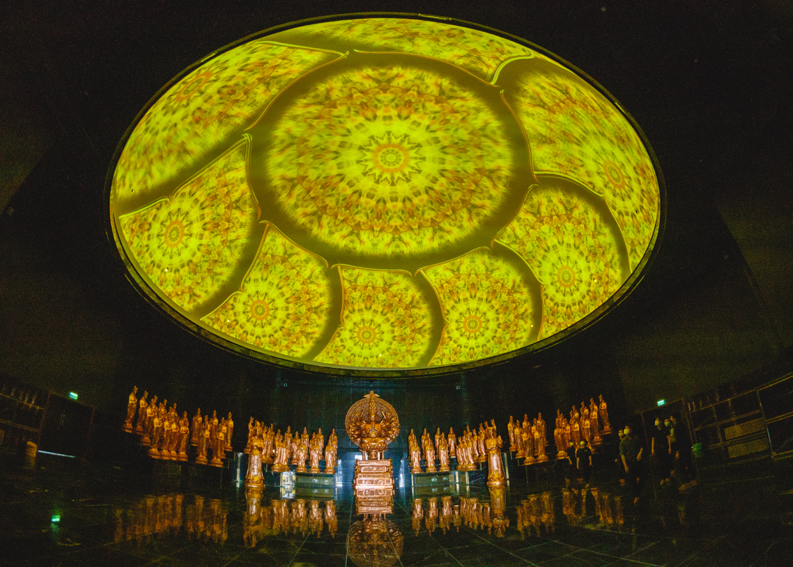 Buddhist Art Exhibition Center offers immersive 3D mapping experience at Ba Den Mountain (Photo: Collected)